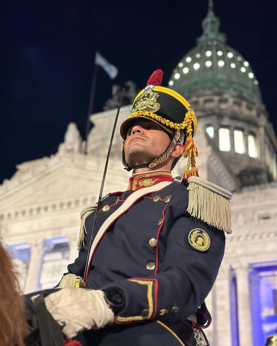Granaderosarg's tweet photo. APERTURA DE SESIONES ORDINARIAS EN EL CONGRESO NACIONAL
Como todos los años, el Regimiento de @Granaderosarg estará presente en la apertura de sesiones ordinarias del Congreso Nacional escoltando al Sr. Presidente de la Nación @JMilei 🇦🇷

#AperturaSesiones2025 https://t.co/nlvu49tl7m