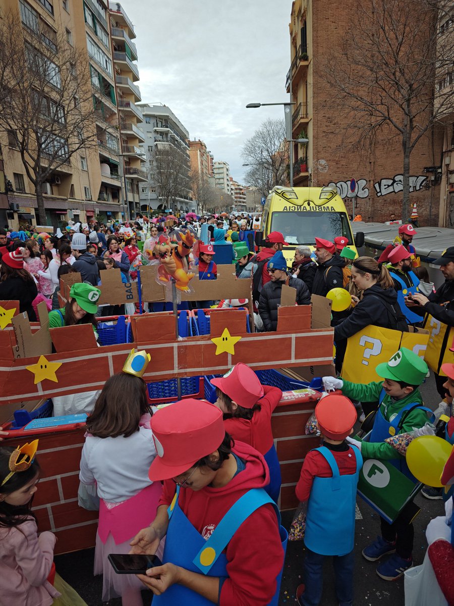 Tot a punt! Faribros a punt! Vinga famílies!