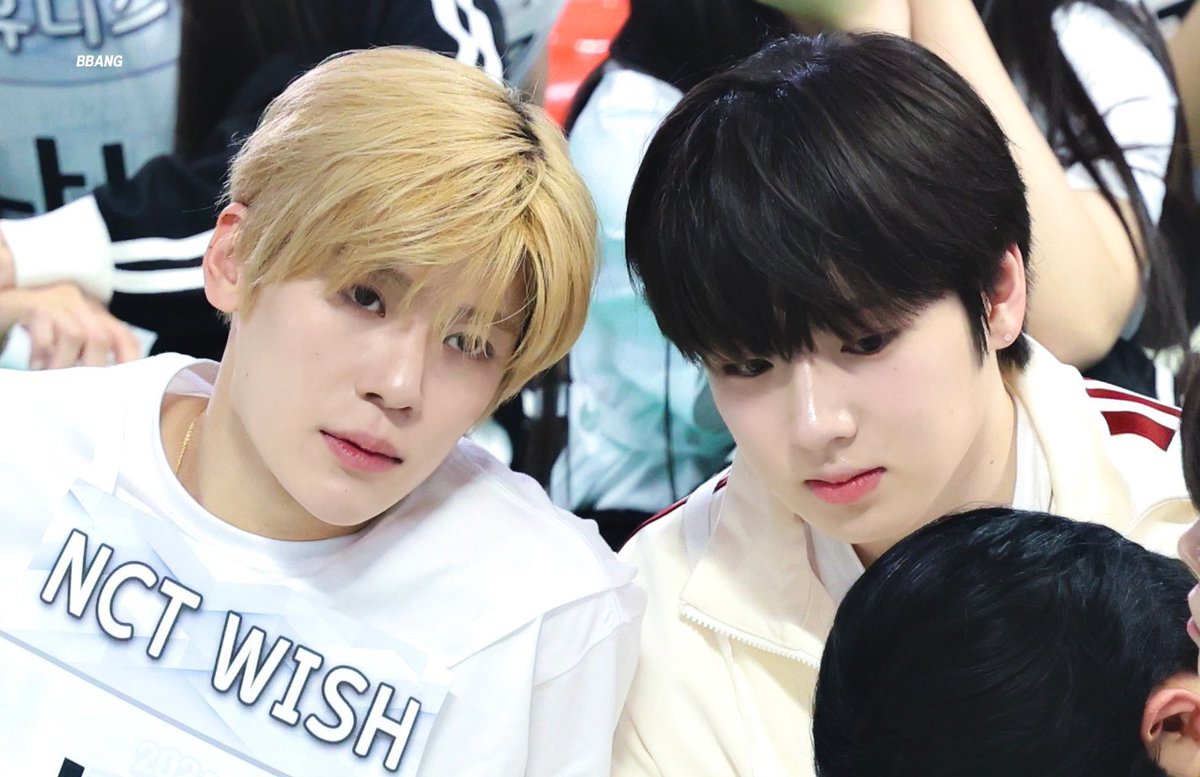 sakknu__'s tweet photo. 따쿠.
녜.
형이랑오늘야자쨀래말래
이 성적으로는 쬐끔애매하긴해요
쨀래말래쨀래말래쨀래말래
째야되긴해요 근데성적진짜애매하긴해요 https://t.co/eKojplH6Fm