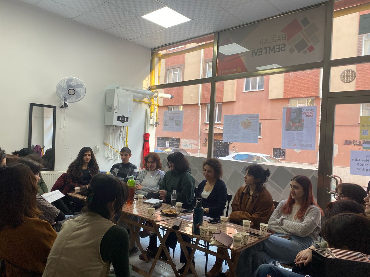 8 Mart için hazırlık toplantılarımızı tamamladık. Haftaya alanlarda görüşmek üzere ✊🏼
<a href="/kadindayanismak/">Kadın Dayanışma Komiteleri</a>