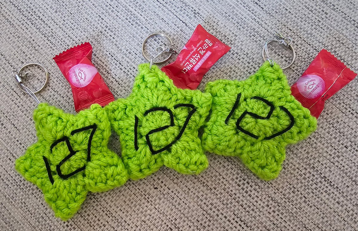 angeljmn1013's tweet photo. NCT 127 The Momentum Tour Newark freebies

30 crocheted neo star keychains with candy. I will be handing them out before soundcheck. 

#THEMOMENTUM_NCT127 
#NEOCITY_THE_MOMENTUM_IN_NEWARK https://t.co/QlrfvkIARZ