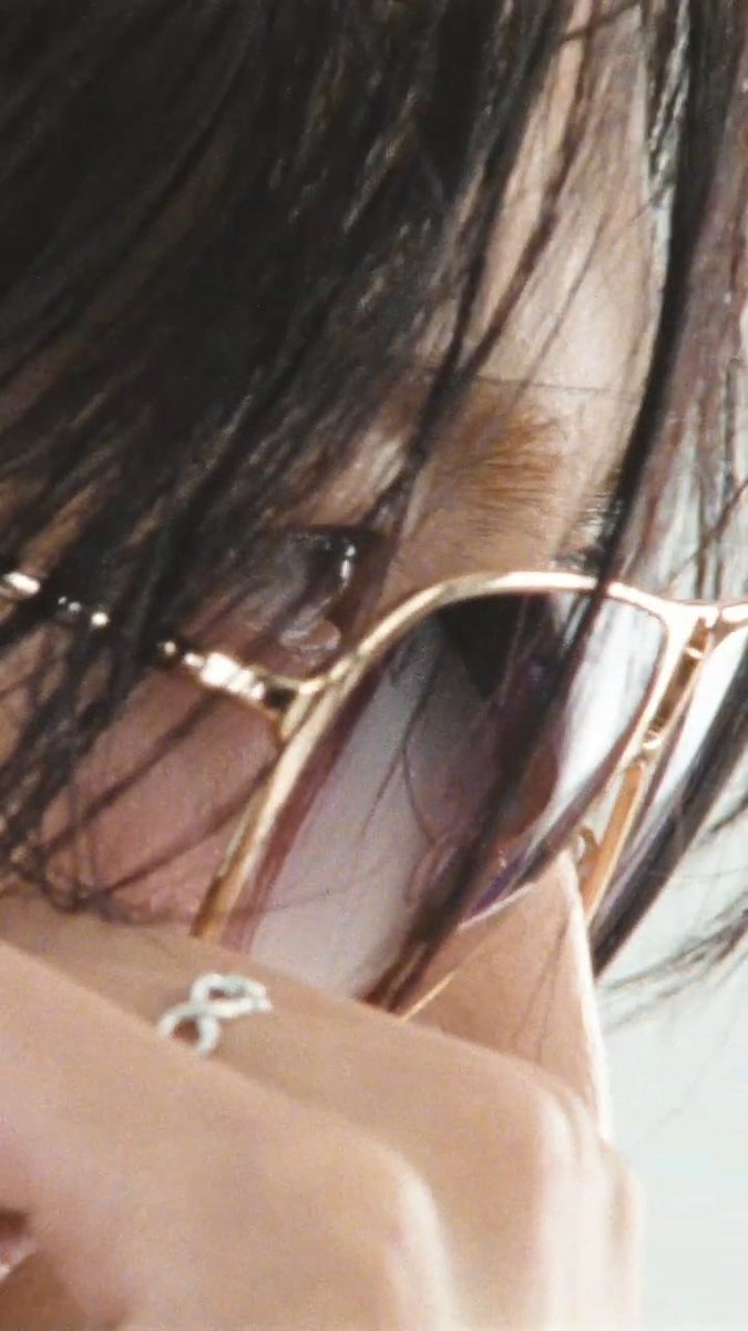 shinetomars_b's tweet photo. THE RING KAKWJWHWEGBEBJEJEJWENWNWNWBSVDBBDBEBE https://t.co/jfTLCmX8c1