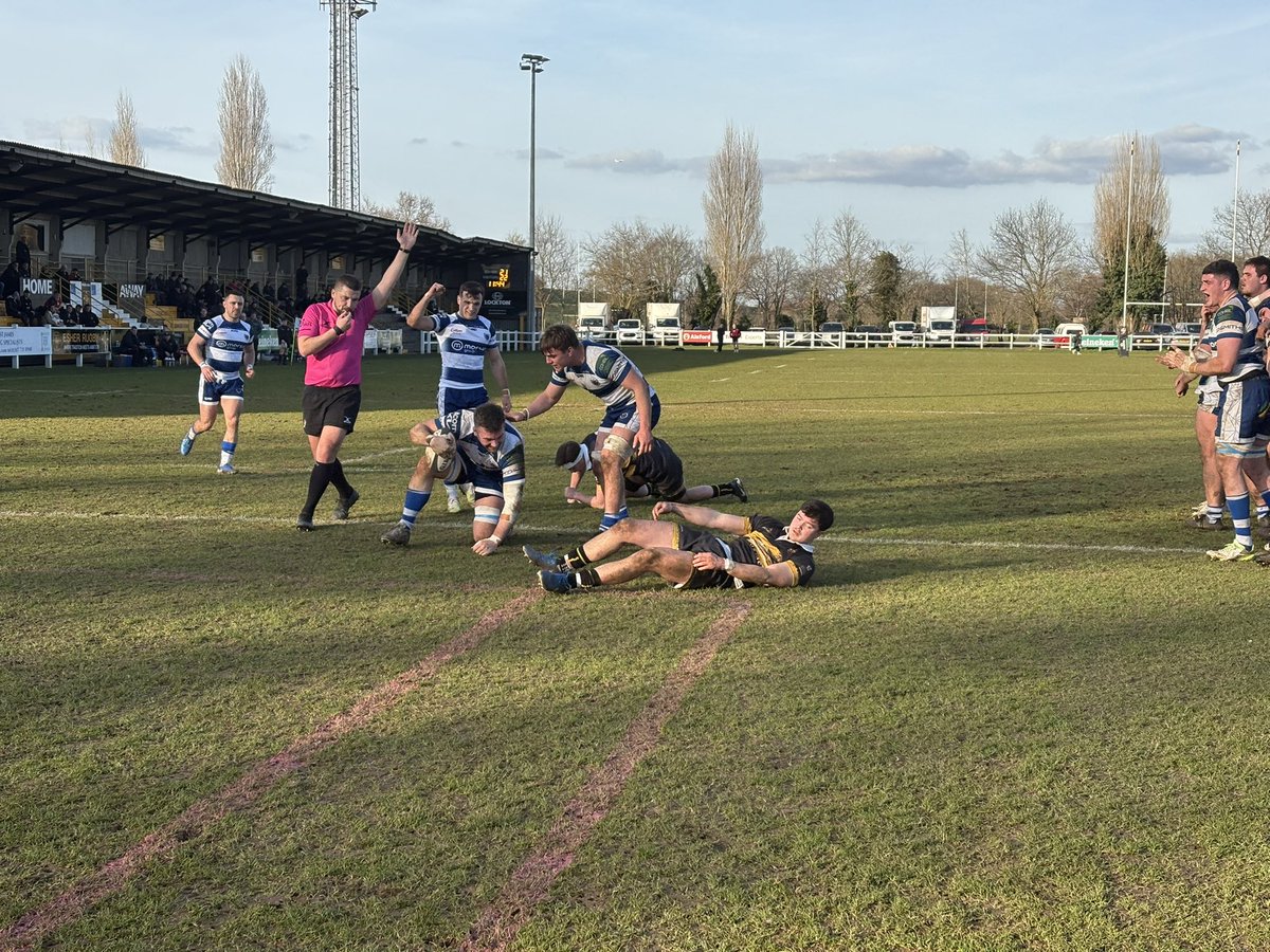 51’ TRY the scrum power proves too much for Esher as we drive to the line for <a href="/Andy_Hughesy/">Andrew Hughes</a> to dive over <a href="/esherrugby/">Esher Rugby</a> 21 <a href="/SaleFC/">Sale FC Rugby</a> 27