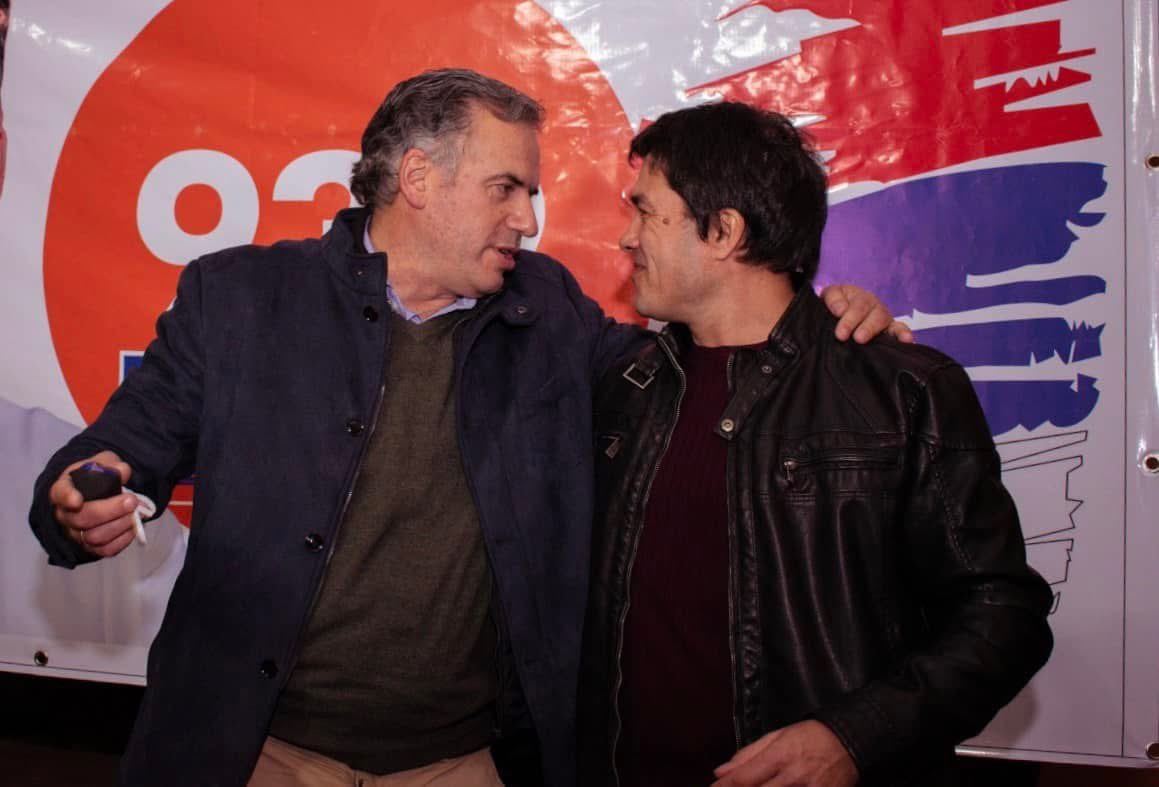 Javier Petrocelli (@jpetrocelli2013) on Twitter photo Sentimientos encontrados… pero es un día muy feliz! Sabremos cumplir #presidente <a href="/OrsiYamandu/">Yamandú Orsi</a> <a href="/Frente_Amplio/">Frente Amplio</a> <a href="/939/">AMD</a> Sentimientos encontrados… pero es un día muy feliz! Sabremos cumplir #presidente <a href="/OrsiYamandu/">Yamandú Orsi</a> <a href="/Frente_Amplio/">Frente Amplio</a> <a href="/939/">AMD</a>