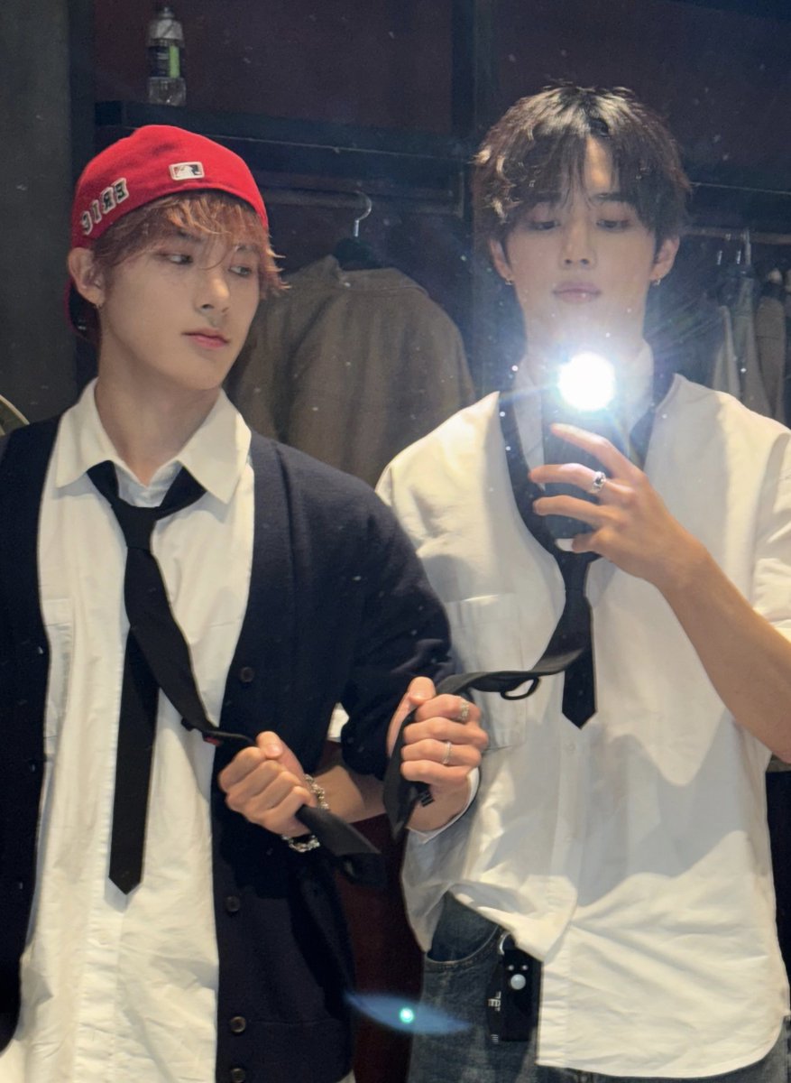 00zthinker's tweet photo. 👔👔 https://t.co/heKZzDRmVC
