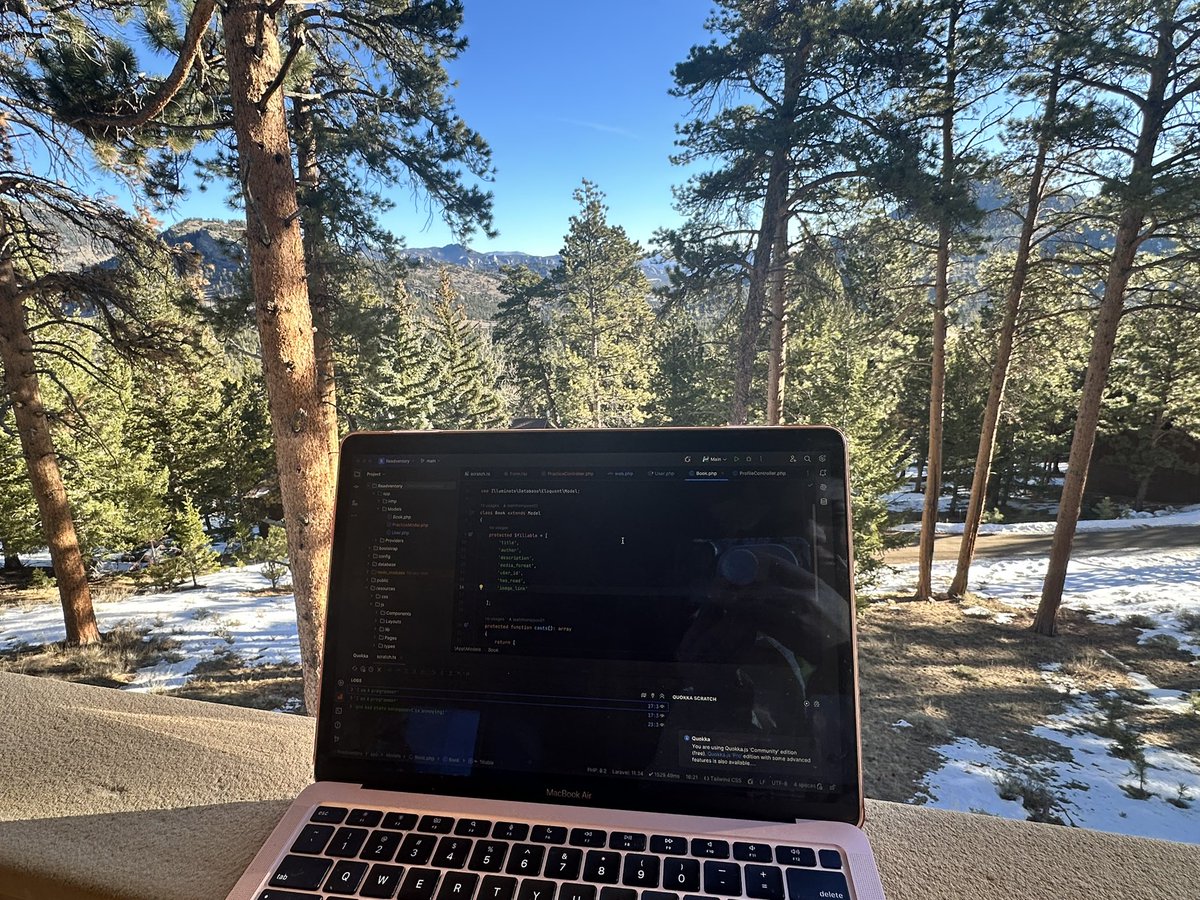 LeahTCodes's tweet image. What’s keeping you from coding like this? ⛰️💻