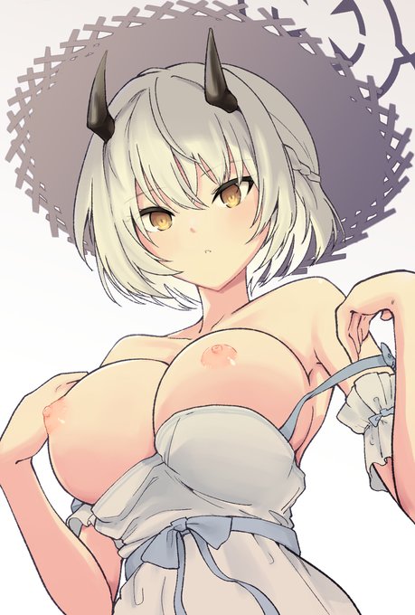 セナはデート中でもおっぱいとか見せてくれそう 