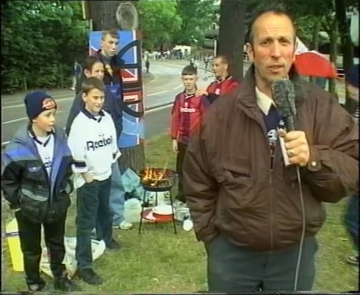 OfficialBWFC's tweet image. 20 years on, Bolton Wanderers remembers commentator and Wanderers fan Dave Higson 🤍

#bwfc