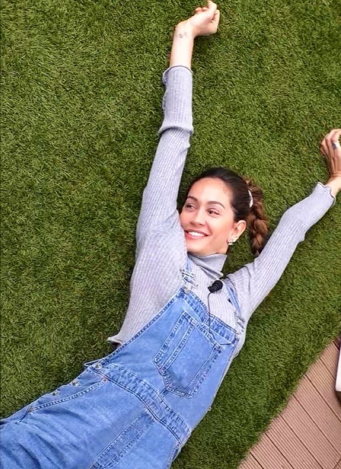 iosonoestanca_'s tweet photo. nonostante tutto mi chiederò sempre dove sia finita la helena di prima. https://t.co/nzrIoTpPpi