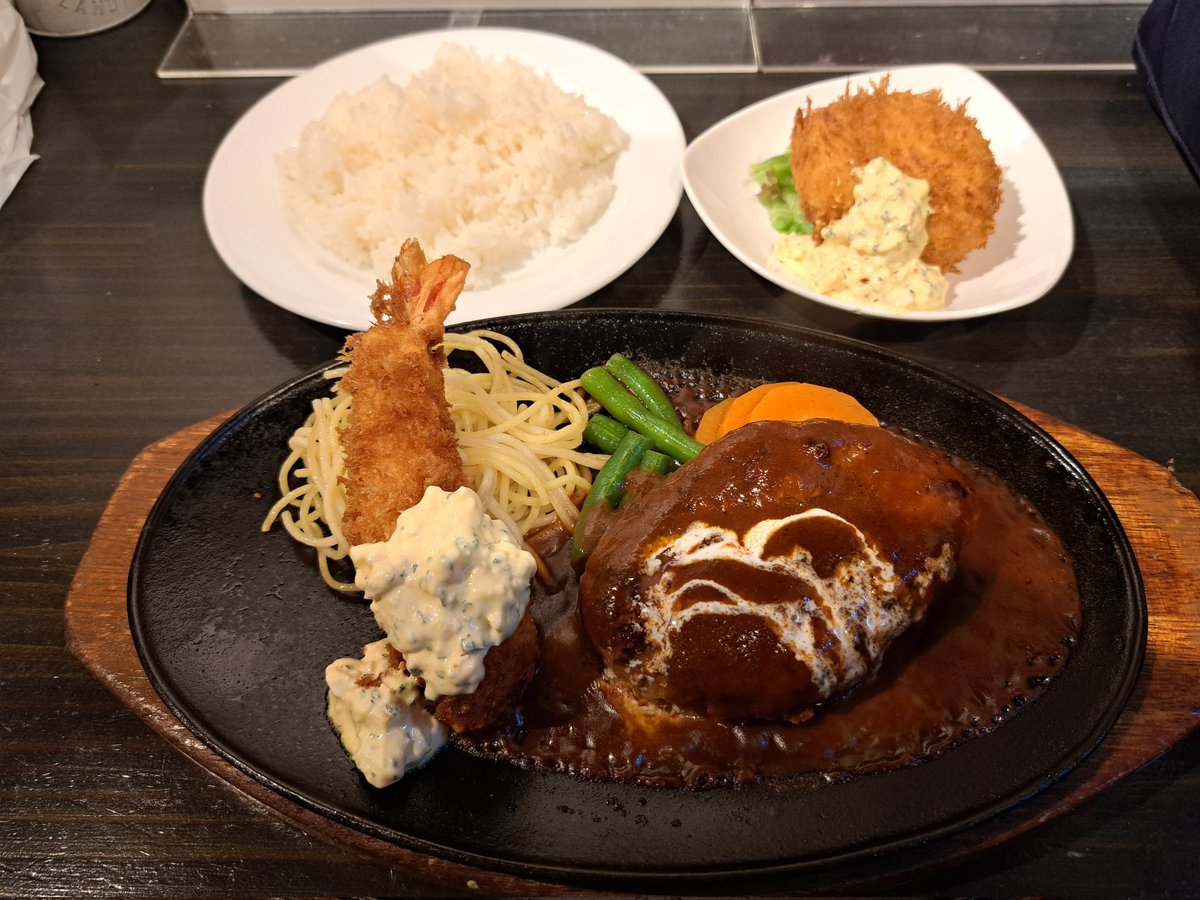 asa_no_kasumi's tweet photo. 美味しかった(^-^)/

大泉学園の『キッチンカウカウハウス』さん🎶
明日閉店と聞き、今日ランチして来ました☀️🍴

食べに行き始めて２年。
閉店は残念だけど、こちらで美味しい洋食を食べられた事がとても嬉しいです🎶

ごちそうさまでした‼️
ありがとうございました😊
#キッチンカウカウハウス https://t.co/E4Apkr0wKt