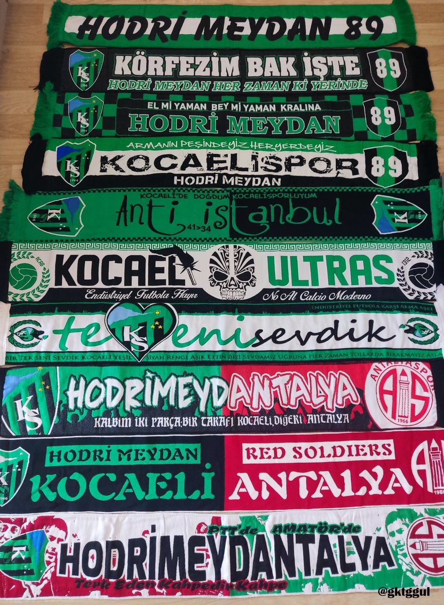 GktgGul's tweet photo. Kocaelispor Part-1 😎 Elimde olmayan atkılarla ilgili katkı sağlamak isteyenlere şimdiden teşekkür ederim.  #kocaelispor #hodrimeydan #atkı #kocaelisporatkı #atkıkoleksiyonu #amatördensüperlige https://t.co/13LWM061uL