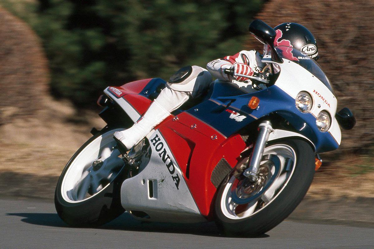 Accela@バイク記事紹介 tweet media