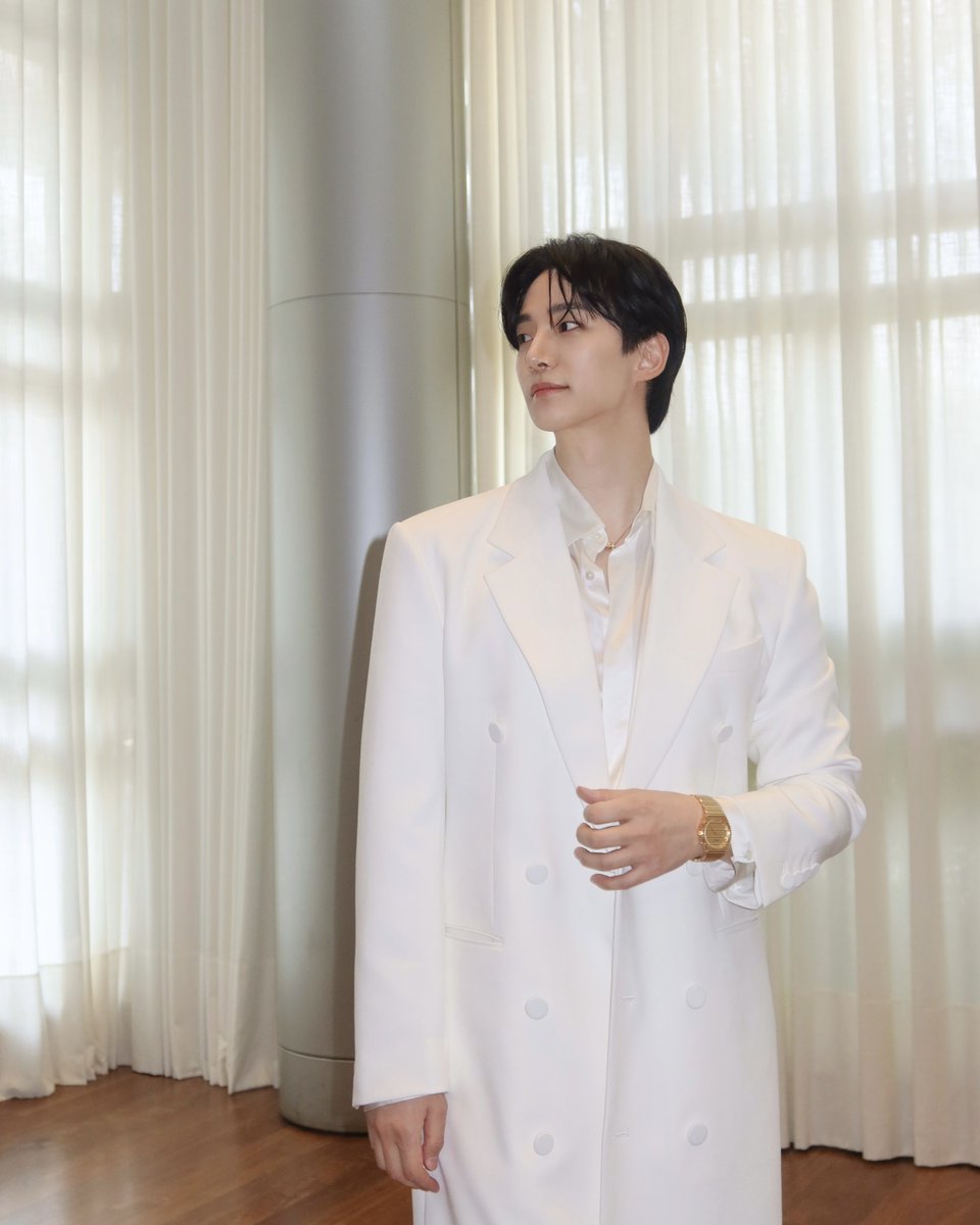 follow_leejunho's tweet photo. <Midnight Sun> in SÃO PAULO 𝗗-𝗗𝗔𝗬
Olá, pessoal!
prazer em conhecê-los💛

#이준호 #LEEJUNHO
#준호 #JUNHO
#MidnightSun
#MidnightSun_SÃOPAULO
#2025_LEEJUNHO_FANCON https://t.co/htQPDqnkOI