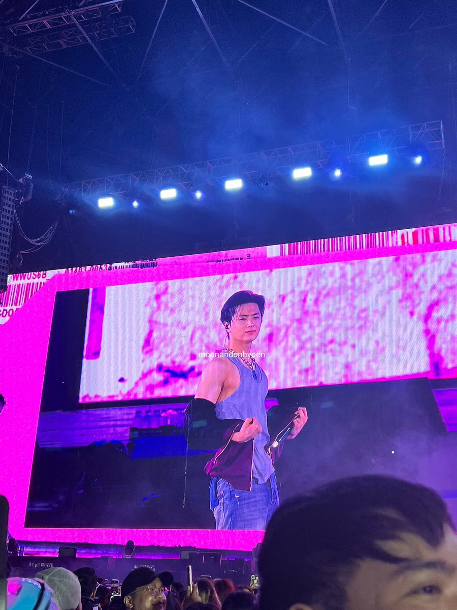moonandenhypen's tweet photo. OHMYGOD JAY https://t.co/iQgtDBf8dk
