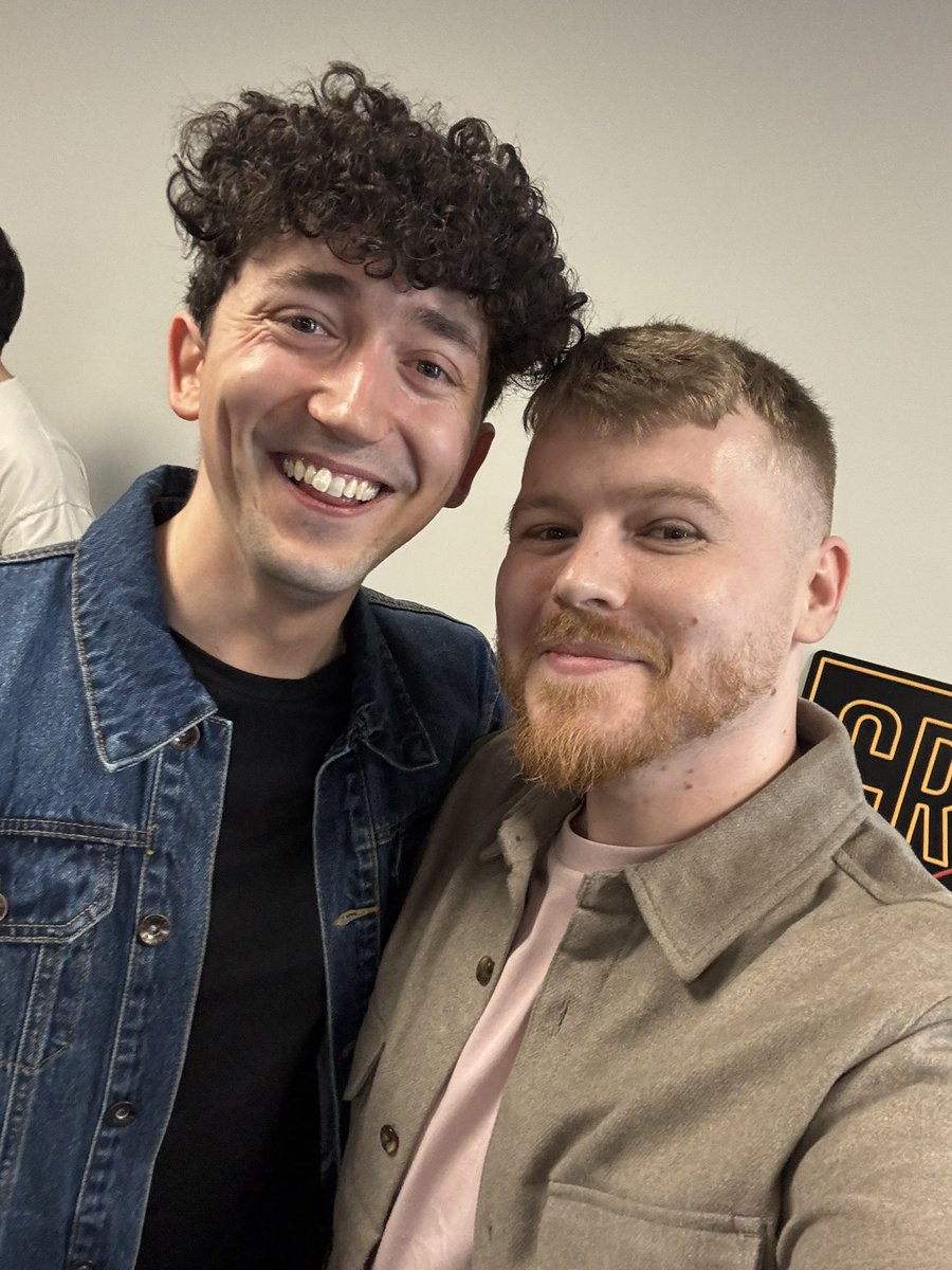 skill_specs's tweet photo. I see why the e girls can’t stay away from him @DinoxxOsrs https://t.co/9G7r3Q9gLH