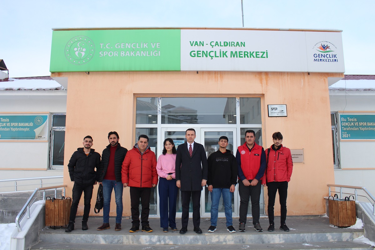 Kaymakamımız bakan Gençlik Merkezinde İncelemelerde Bulundu