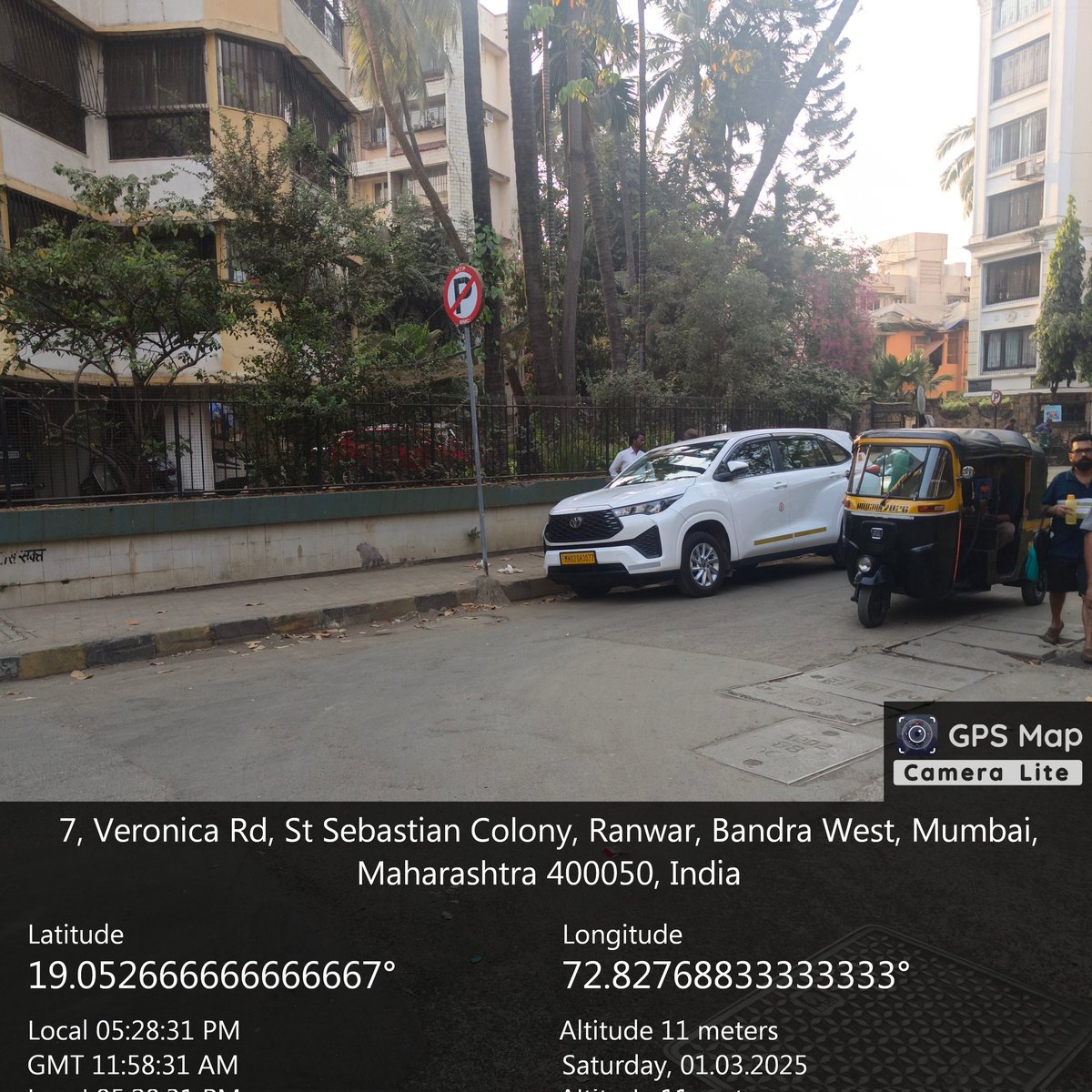 Ricper16's tweet image. @CPMumbaiPolice@MNCDFbombay @MTPHereToHelp@mumbaitraffic. All' these car's are parked in a No Parking Zone on Veronica Road Bandra West next to KyleMore and Dom Phil building. Kindly issue the owner of the vehicle a parking ticket.