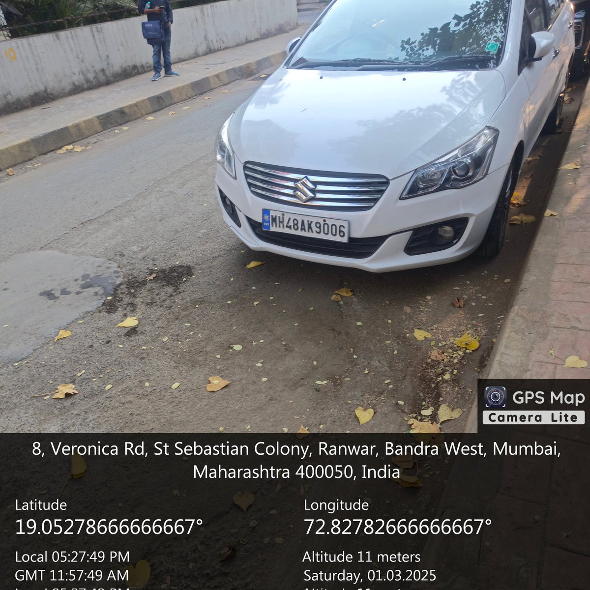 Ricper16's tweet image. @CPMumbaiPolice@MNCDFbombay @MTPHereToHelp@mumbaitraffic. All' these car's are parked in a No Parking Zone on Veronica Road Bandra West next to KyleMore and Dom Phil building. Kindly issue the owner of the vehicle a parking ticket.