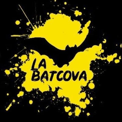 Som un petit canal dedicat al món de DC i del.còmic, i ho fem en català.
Hem estat a <a href="/COMIC_bcn/">COMIC BARCELONA</a> , <a href="/girocomic/">Girocòmic</a> , Soc Friki soc cultura, a la Diada del còmic en català de Mataró, Friki Banyoles, a les Catcon... I tot i així ens costa molt que ens coneguin
Ens ajudes?