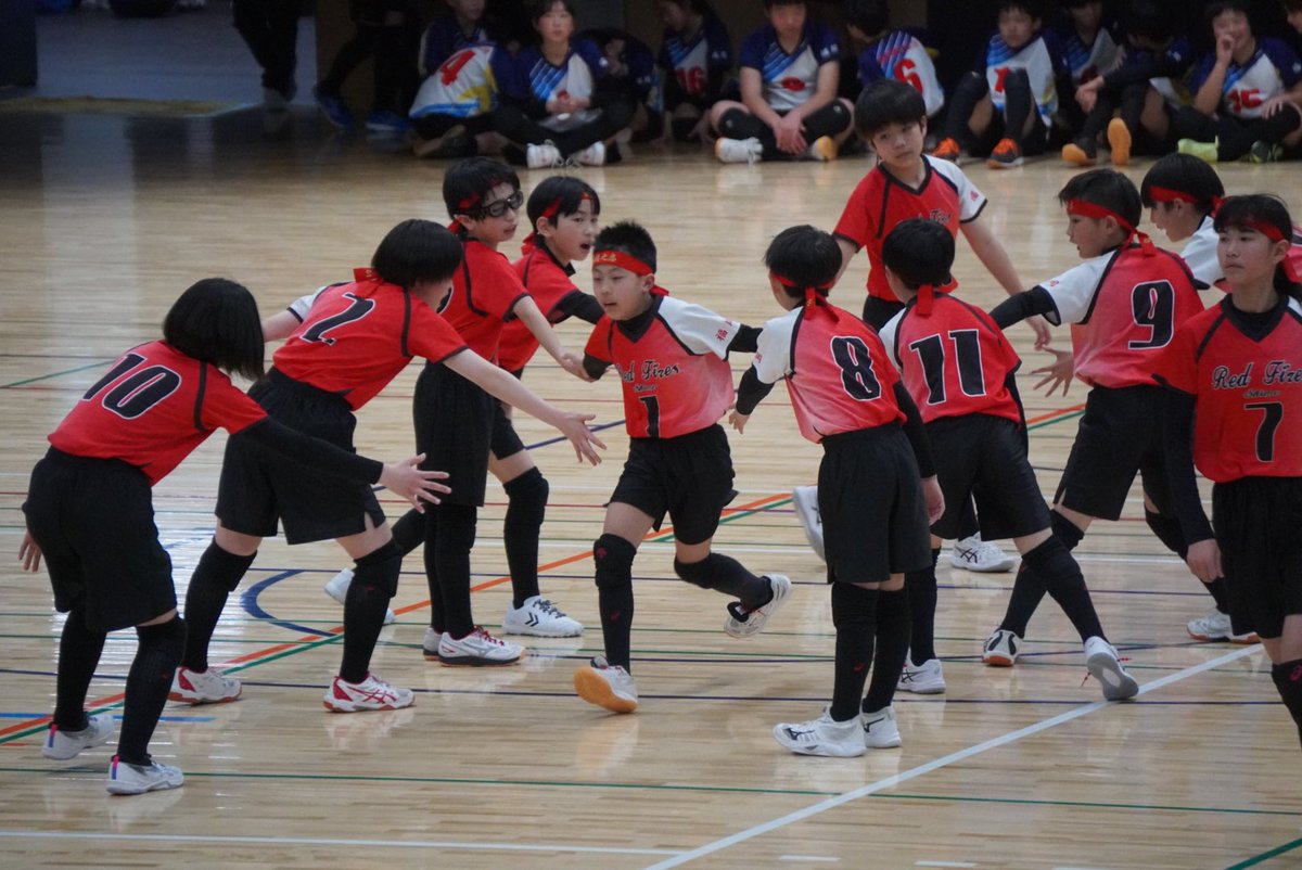 RedfiresShime's tweet photo. 2025.3.1
全教研カップドッジボール大会

優勝　高取ファイターズさん
準優勝　添田フレンズさん
3位　照葉ファイティングスターズさん
4位　RISINGSUN さん

志免西はトーナメント1回戦敗退でした。
6年生と同じコートで試合が出来るのも、あと数回…。
悔いなく！！！！！
#レッドファイヤーズ志免西 https://t.co/nLxHS4V9gj