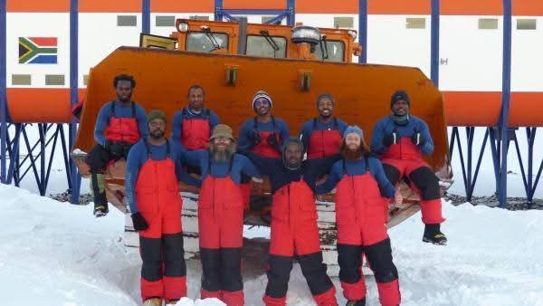 kekanabm_'s tweet photo. South African base 🇿🇦 at Antarctica. The only African country with research facilities in the Antarctic continent. https://t.co/eaJznvl4Lf