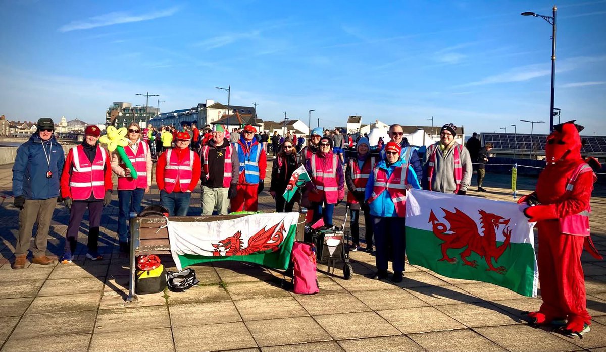 5️⃣8️⃣2️⃣ parkrunners joined us in the spring March sunshine to celebrate St David’s Day.

Thanks as always to our wonderful volunteers 💜🧡

Da iawn a diolch pawb 🏴󠁧󠁢󠁷󠁬󠁳󠁿

#loveparkrun
#DyddGwylDewiHapus