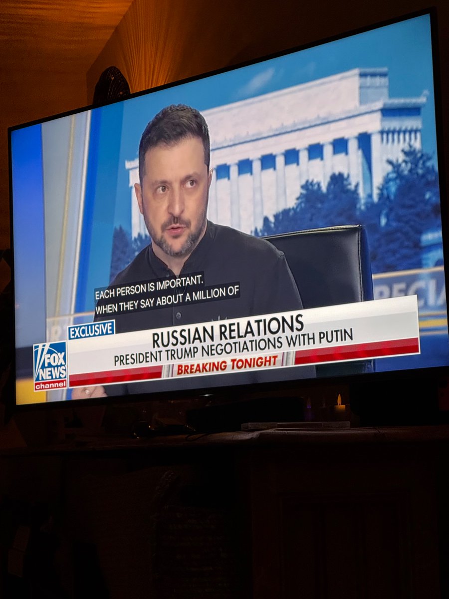 Deze man. Je moet er maar gaan zitten, in het hol van de leeuw en dan overeind blijven. Terwijl je weet dat de hele wereld meekijkt. Respect! #Zelensky