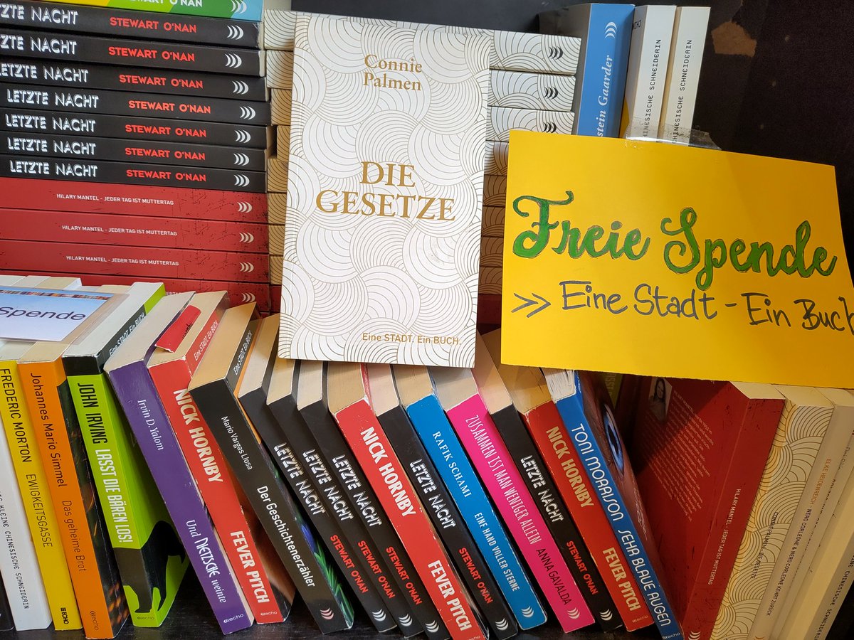 Service-Post: Wir haben übrigens auch ganz viele EineStadtEinBuch-Bücher gegen freie Spende da 
#books4lifeWien #wienliebe