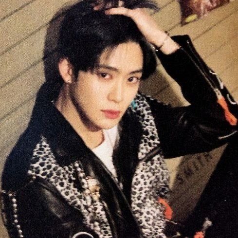 🎧 (@unconditionaljh) on Twitter photo 