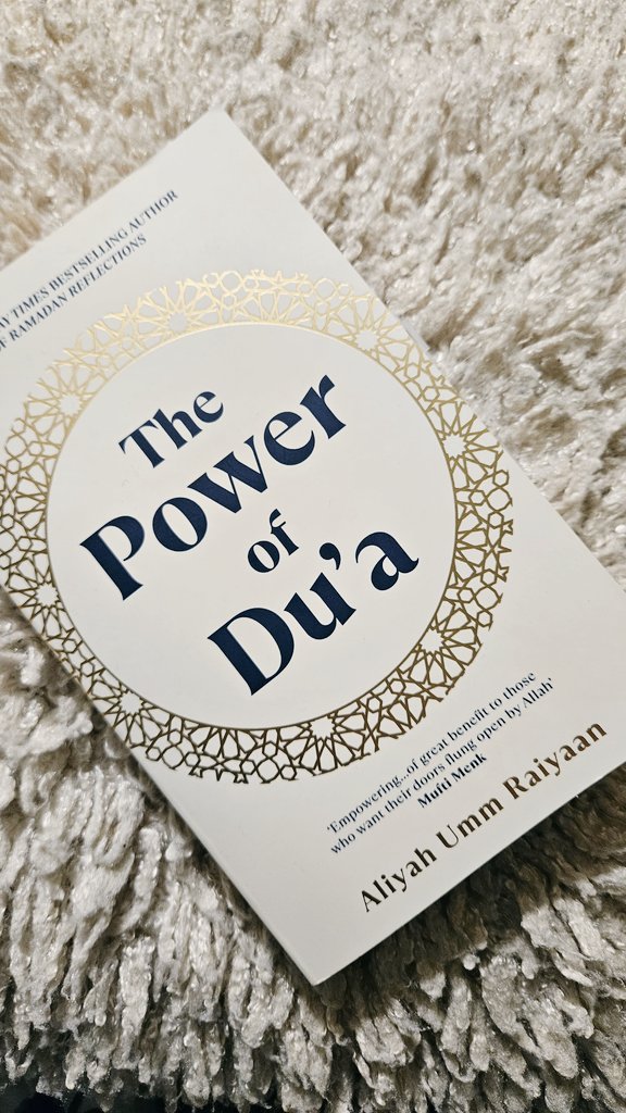 LiberatedSoul_'s tweet photo. Ramadan for me in recent years has become so much about connecting with Allah on a personal level and being conscious of the duas I recite and the ones I make from my heart. This book transformed my duas, so much. And I highly recommend it https://t.co/CbBneUtBRU