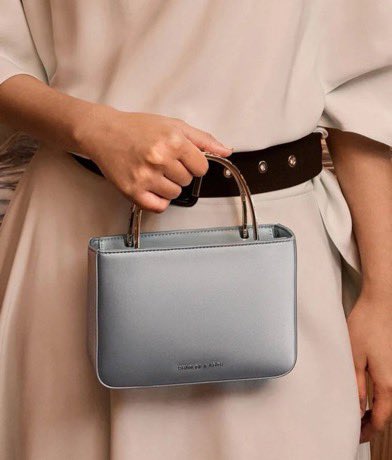 تشارلز اند كيث | Charles &amp; Keith 
• 308 SR الشحن يتحدد لاحقاً  ✨

التجميع يعني توفير أكبر في قيمة الشحن 🪄