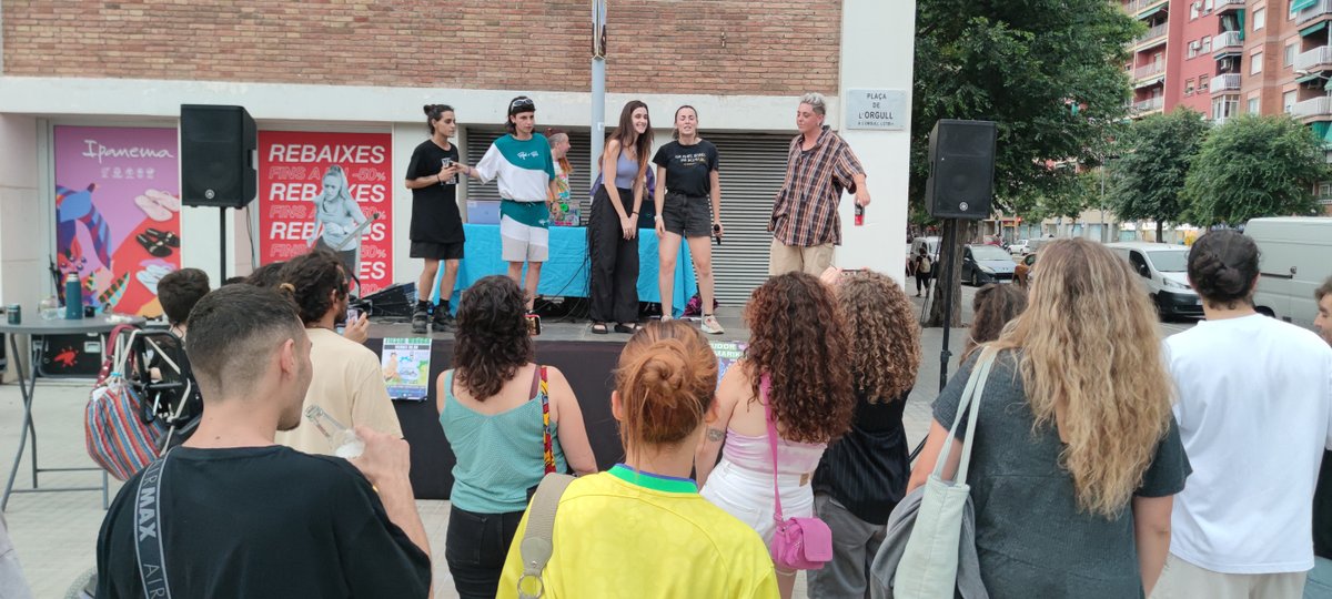 LA BÀSCULA tweet media