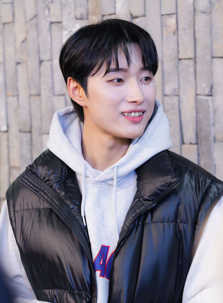 250228 뮤지컬 인간탐구생활 퇴근길 

🪐 

#오메가엑스 #OMEGA_X #재한 #JAEHAN