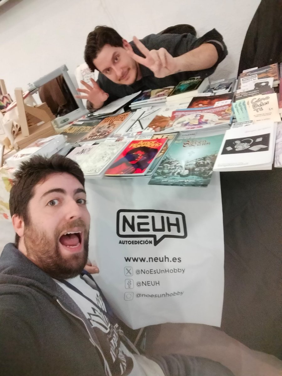 NEUH (@noesunhobby) on Twitter photo A pesar de lo que pueda parecer os aseguramos que el techo es alto. Pero no tanto como la calidad de nuestros autores.
Tacitacon 2025, de mano de <a href="/foscanetworks/">FoscaNetworks</a>, en Madrid, y nuestro stand capitaneado por <a href="/angel_gropero/">Ángel se ha pirado a Bluesky | ❤️🐲</a> y <a href="/poyatos_92/">Poyatos</a> A pesar de lo que pueda parecer os aseguramos que el techo es alto. Pero no tanto como la calidad de nuestros autores.
Tacitacon 2025, de mano de <a href="/foscanetworks/">FoscaNetworks</a>, en Madrid, y nuestro stand capitaneado por <a href="/angel_gropero/">Ángel se ha pirado a Bluesky | ❤️🐲</a> y <a href="/poyatos_92/">Poyatos</a>