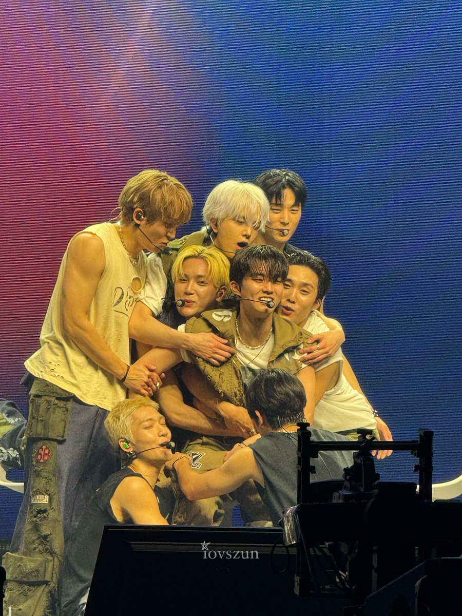iovszun's tweet image. #더보이즈 😆