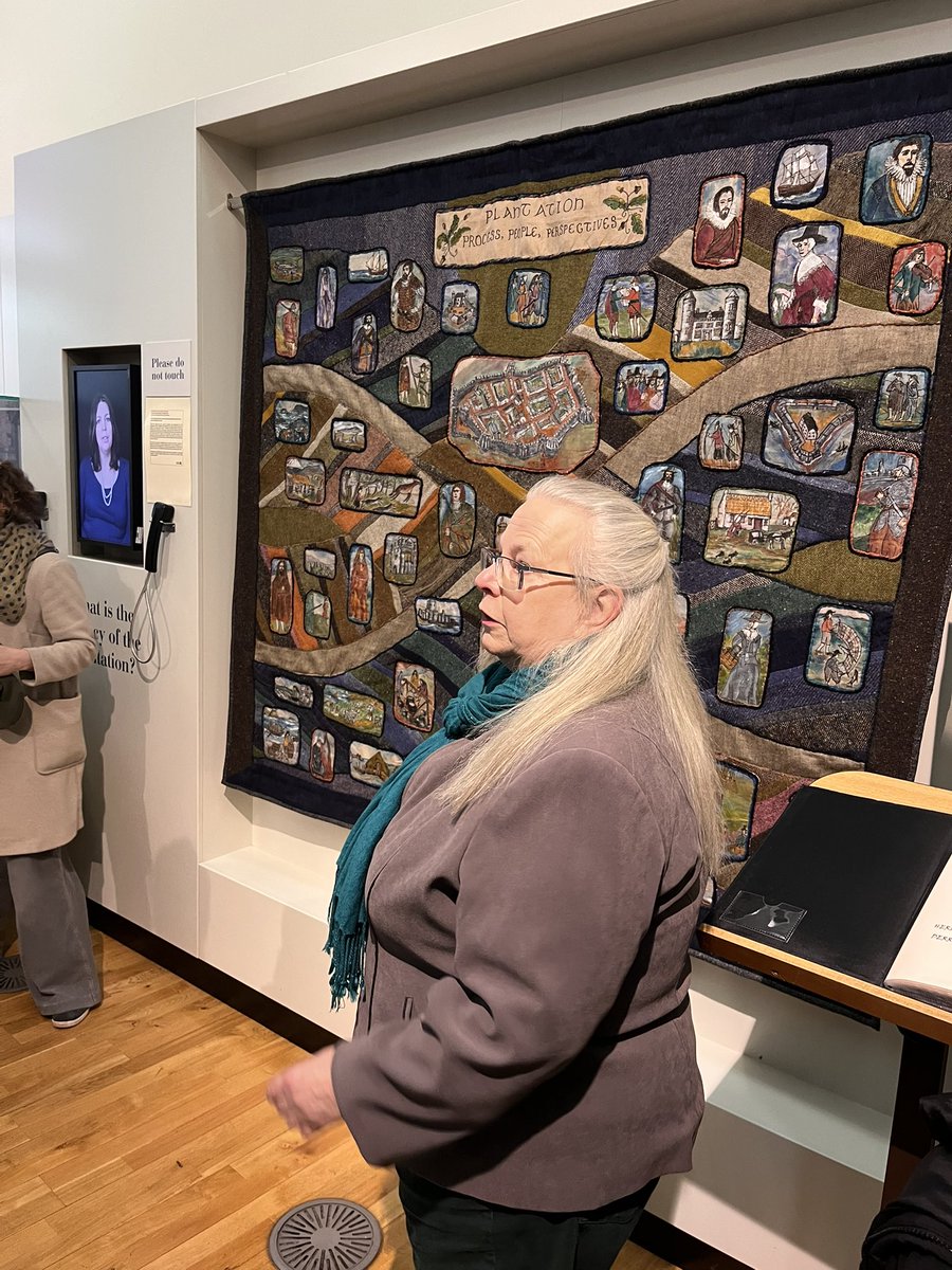 Deborah Stockdale textile artist talking about her work at the Guildhall on the Plantation @ConflictTextiles #StitchingSolidarity