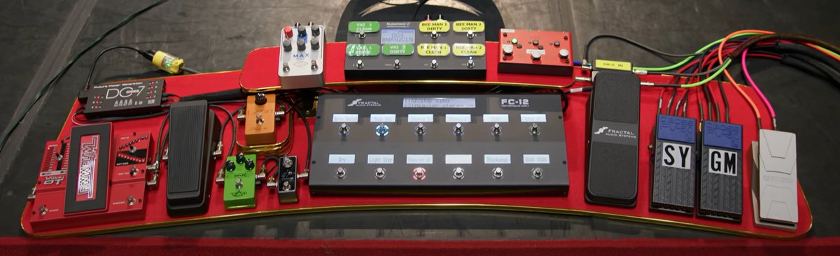 MXR とスティーヴ・ヴァイがエフェクターを開発中。長く愛用していた