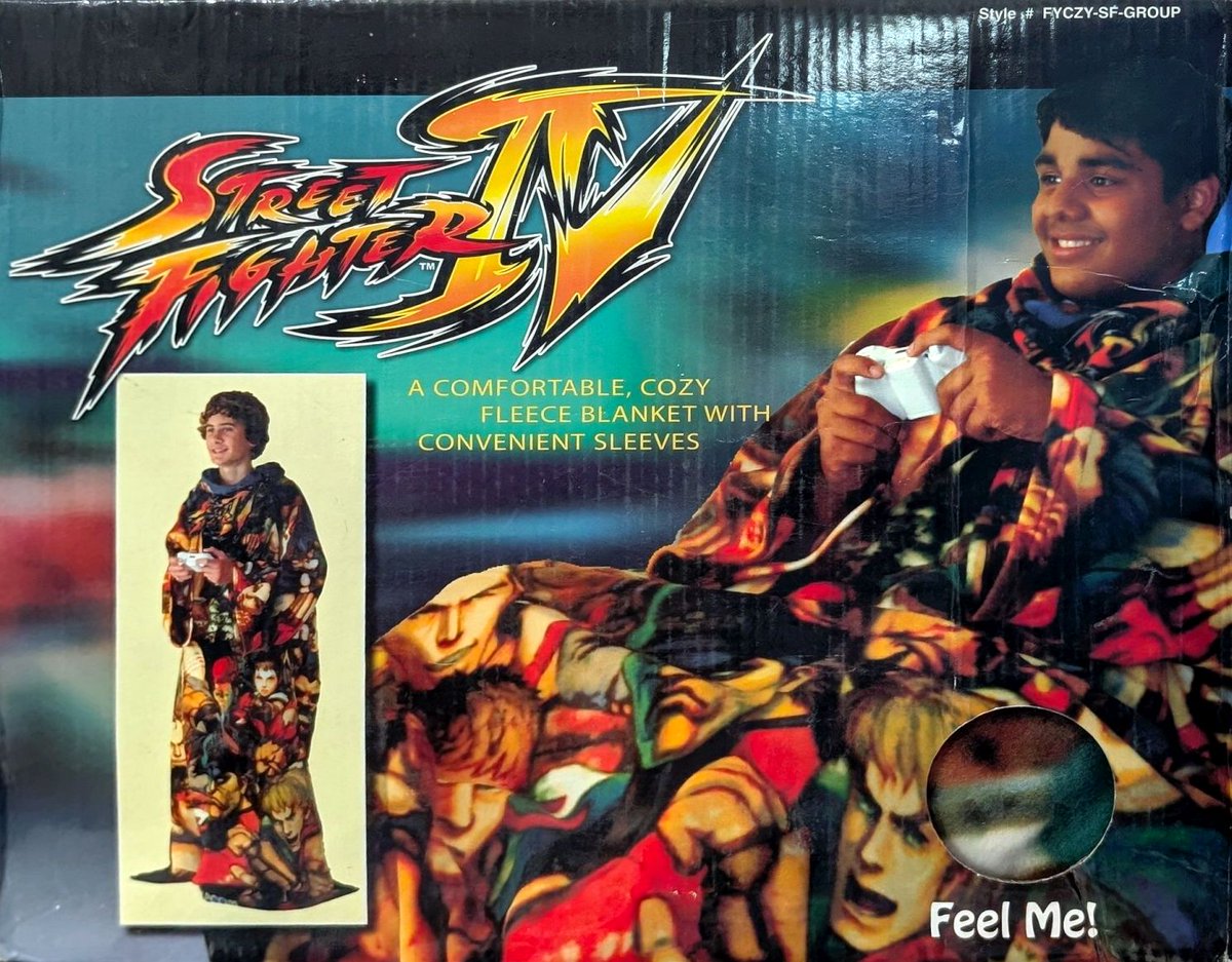 Street Fighter IV / Comfortable, Cozy Fleece Blanket With Convenient Sleeves / Backstage Pass / 2009