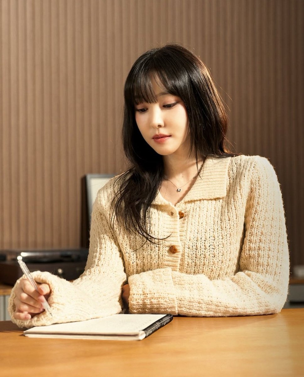[INFO]

Yuju is part of Kwon Soonkwan's second 'Scenes of a MOMENT' project song titled '끝이 아니길' ( 'I hope it's not the end' ). 

The song is set to be released on March 5th at 12pm KST ! 

Luvus hope you're ready for this new song 👀

#GFRIEND <a href="/GFRDofficial/">여자친구 GFRIEND</a>
#YUJU #유주