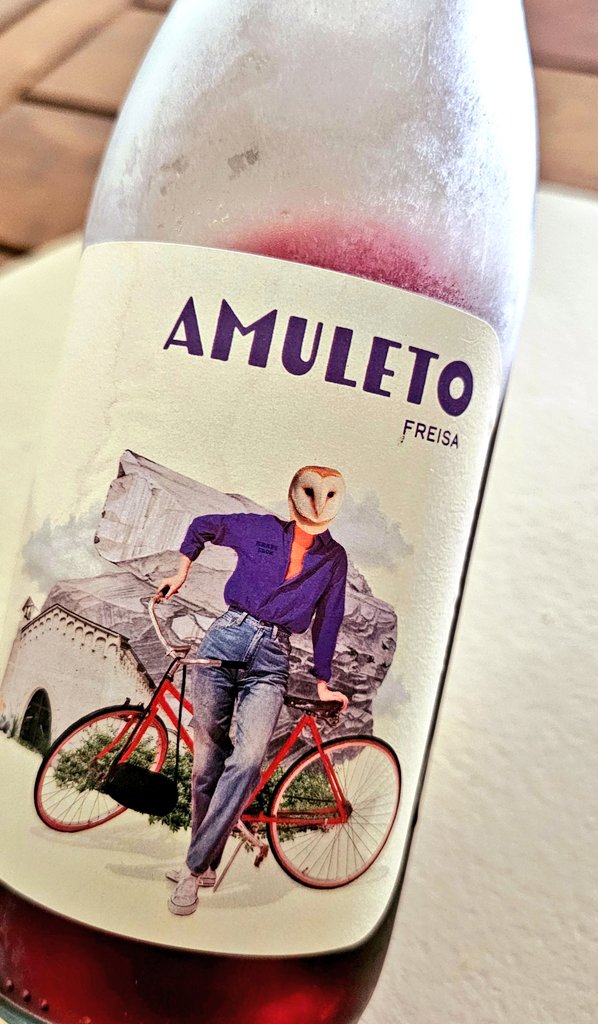 Fresco y distinto, buena acidez, de esos pileteros para disfrutar 🍷
Una vez más <a href="/bodegas_e/">Bodegas Escondidas</a> me ha sorprendido gratamente.
¿Qué esperás para suscribirte?
#wine #vino #siempreconvino