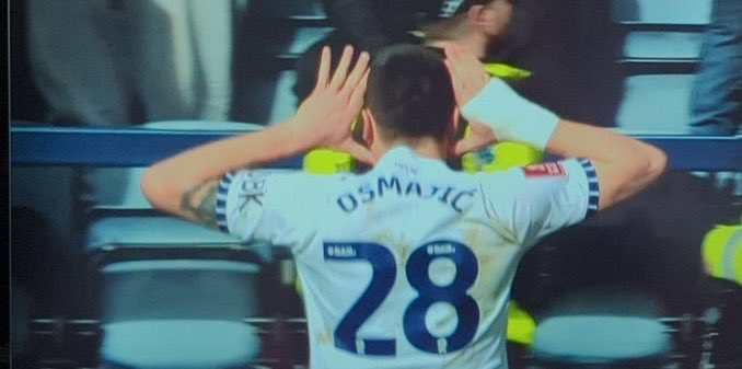 PnefcNL's tweet image. Osmajic maakt ze gek 😂😂 #pnefc