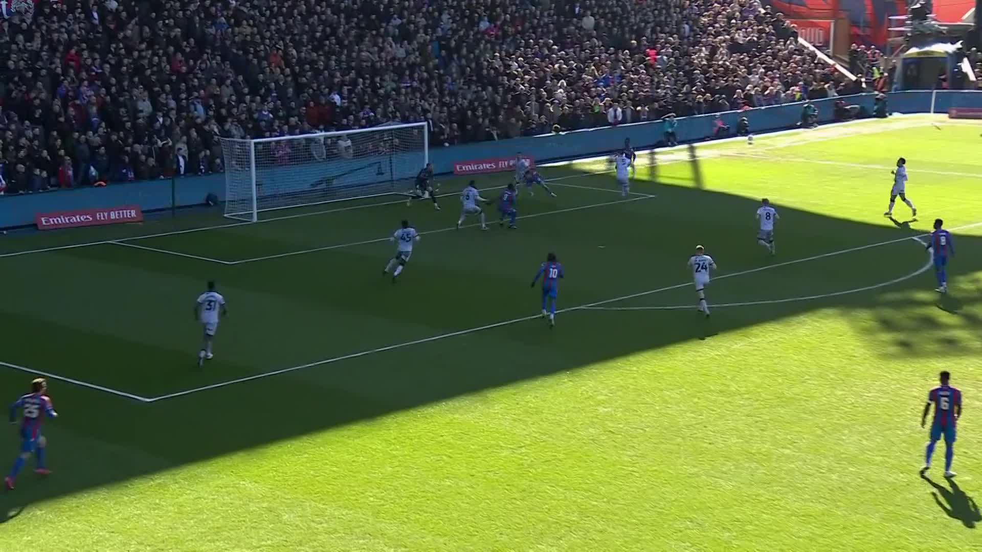 It's another for @CPFC, thanks to Daniel Muñoz! 🦅It was ruled out initially for offside, but VAR stepped in to confirm that the ball came off Tanganga last#EmiratesFACup