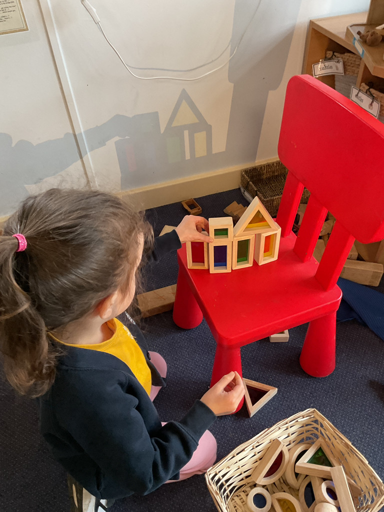 EYFSStMargaret1's tweet photo. A new addition this week...a light projector! We've enjoyed experimenting with light, shadow and colour 🔦💡🌈 it provided such wonderful opportunities for discussion and questions ... "What would happen if I overlapped the colours?" #eyfs #eyfsprovision #lightatelier https://t.co/HTOlPo7E7c