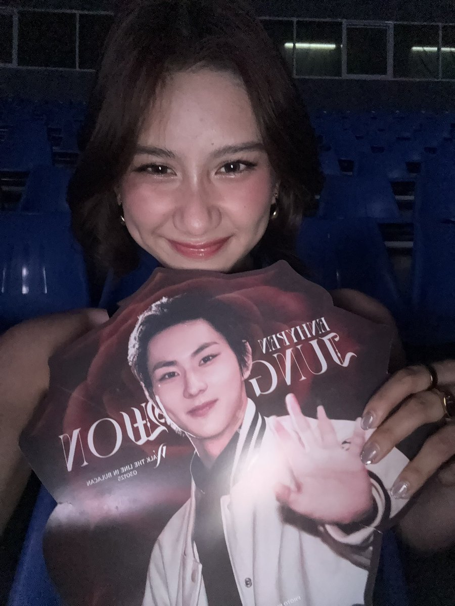bini_sheena's tweet photo. naiiyak ako https://t.co/YtIWLP5ioo