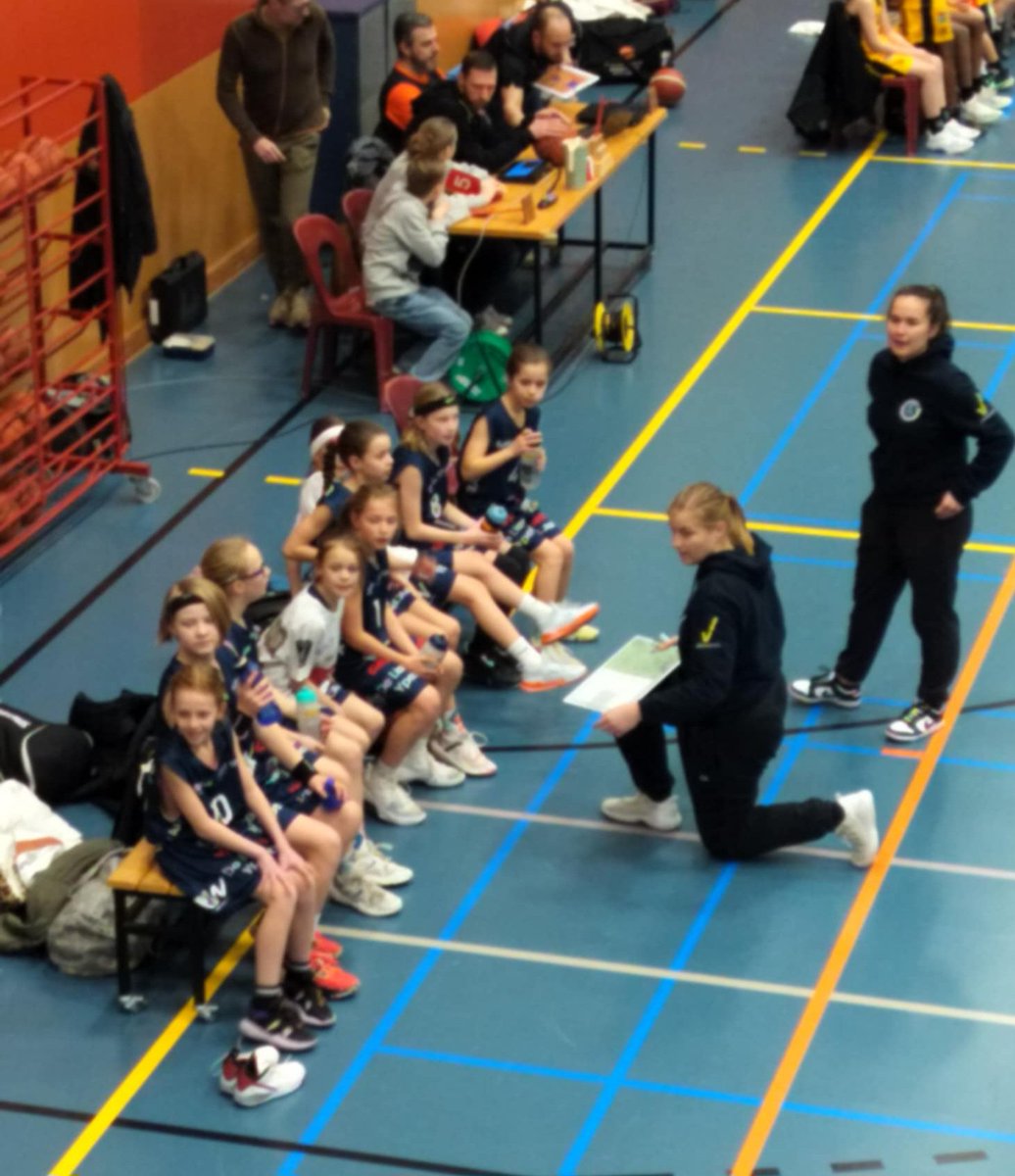 🏆 SKT Ieper M12A en coaches <a href="/HanneMestdagh/">Hanne Mestdagh</a> en <a href="/MariekeVersavel/">Marieke Versavel</a> winnen 1/4 Finale Beker van West-Vlaanderen bij BC Oostende  proficiat meisjes Girlpower   1/2 finale -&gt; Here we come !!! @basketsktieper #onecoolteam #onefamily 🏀🏀🏀