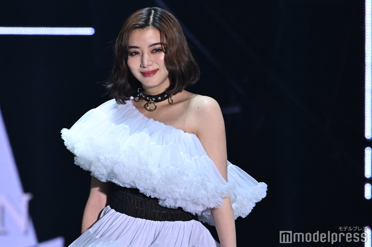 💖TGC 2025 S/S💖】 池田エライザ、美背中際立つ 変形デザインの