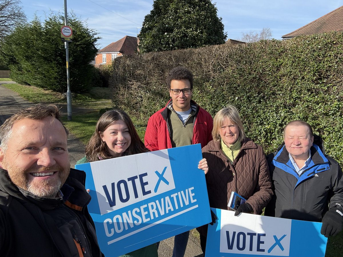 Had a fantastic morning out campaigning on the doors! Great to speak with so many residents who truly appreciate the hard work we do in our ward.

#LoveRedditch #Conservatives