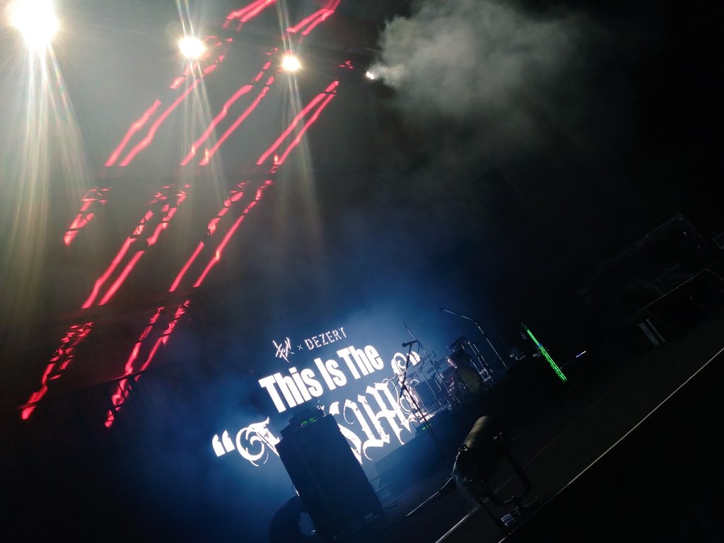 9455vivid_m320's tweet photo. キズ╳DEZERTおつ!!
今日の野音楽しかった✨メンコめっちゃ届きやすかったし、ユエくんが近かった
どっちも1曲だけ撮影OKだったけどキズの動画が下手すぎた🤦‍♀️
思いっきり暴れて最高だった
明日もあるのに首がちょっと心配だけど明日も全力で頭振る！

#キズ
#DEZERT
#ThisIsVISUAL https://t.co/NmEj3AYP4x