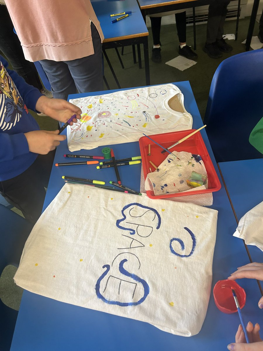 AstroCymru (@astrocymru) on Twitter photo KS2 Pupils at Llangynidr Primary took part in our T-shirt project. Thanks to <a href="/STFC_Matters/">Science and Technology Facilities Council</a> for funding our creative workshop KS2 Pupils at Llangynidr Primary took part in our T-shirt project. Thanks to <a href="/STFC_Matters/">Science and Technology Facilities Council</a> for funding our creative workshop