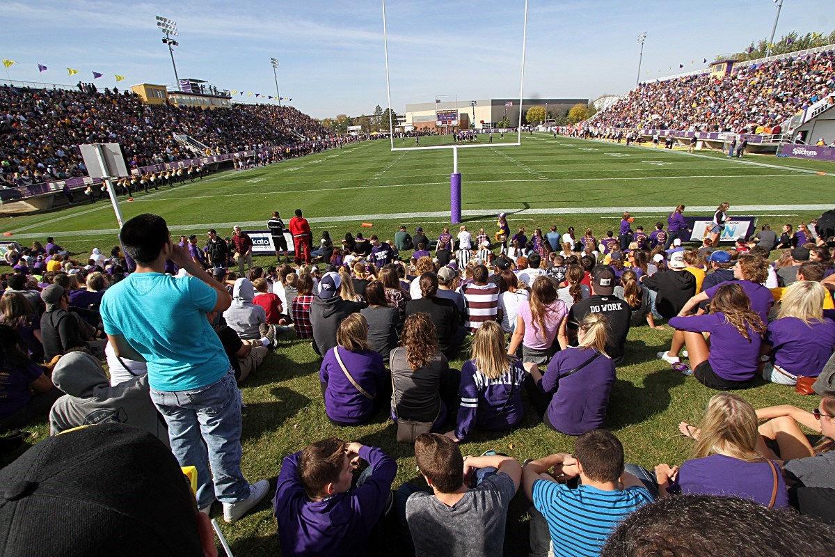 CFB Home (@cfbhome) on Twitter photo Stadium of the Morning🥞
🏟️ Blakeslee Stadium
✔️ Capacity 7,500
📍 Mankato, Minnesota
Home of <a href="/MinnStFootball/">Minnesota State Football</a> Stadium of the Morning🥞
🏟️ Blakeslee Stadium
✔️ Capacity 7,500
📍 Mankato, Minnesota
Home of <a href="/MinnStFootball/">Minnesota State Football</a>
